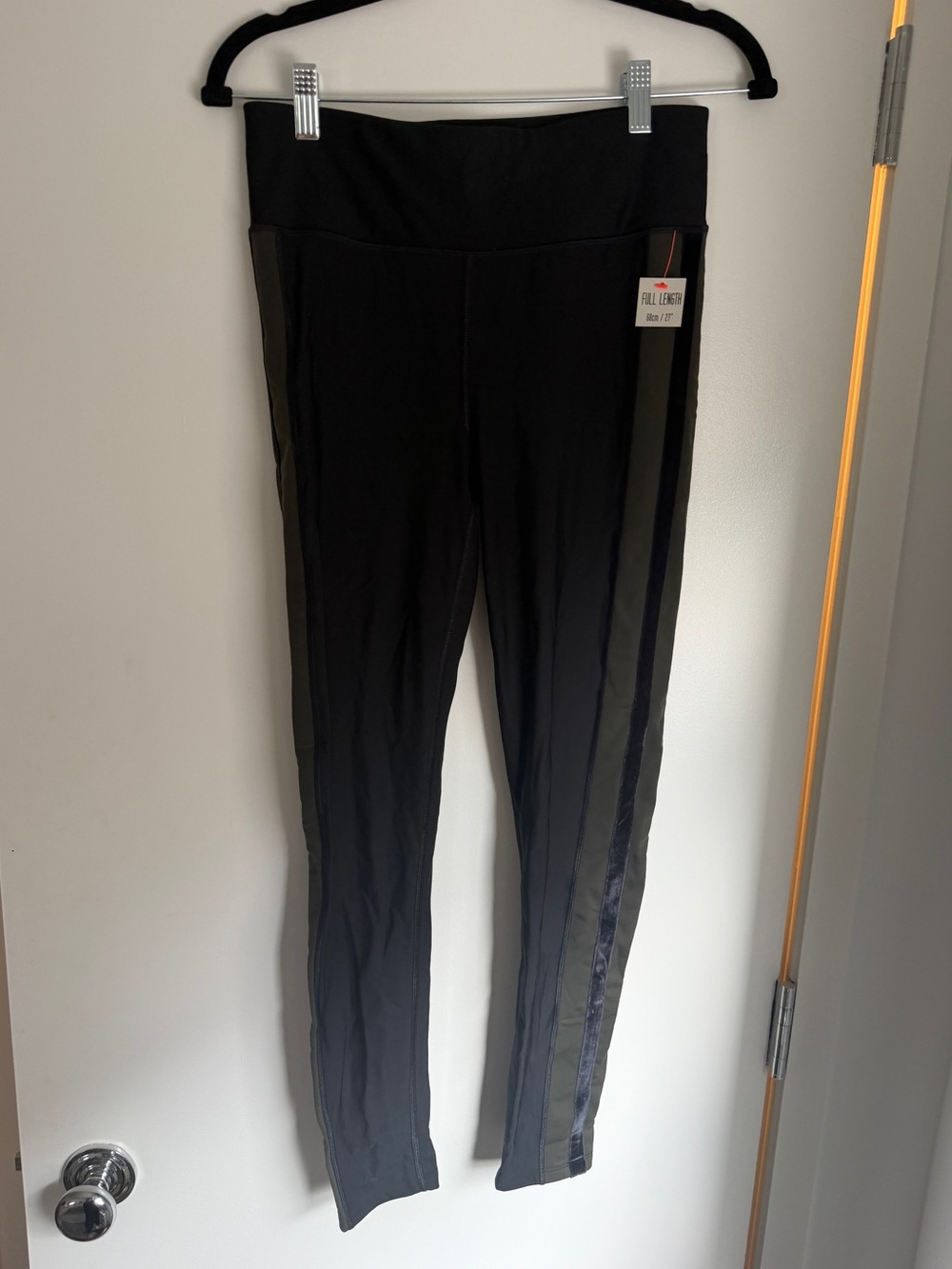 Sweaty Betty Black Full Length Leggings fleece inside. Never worn